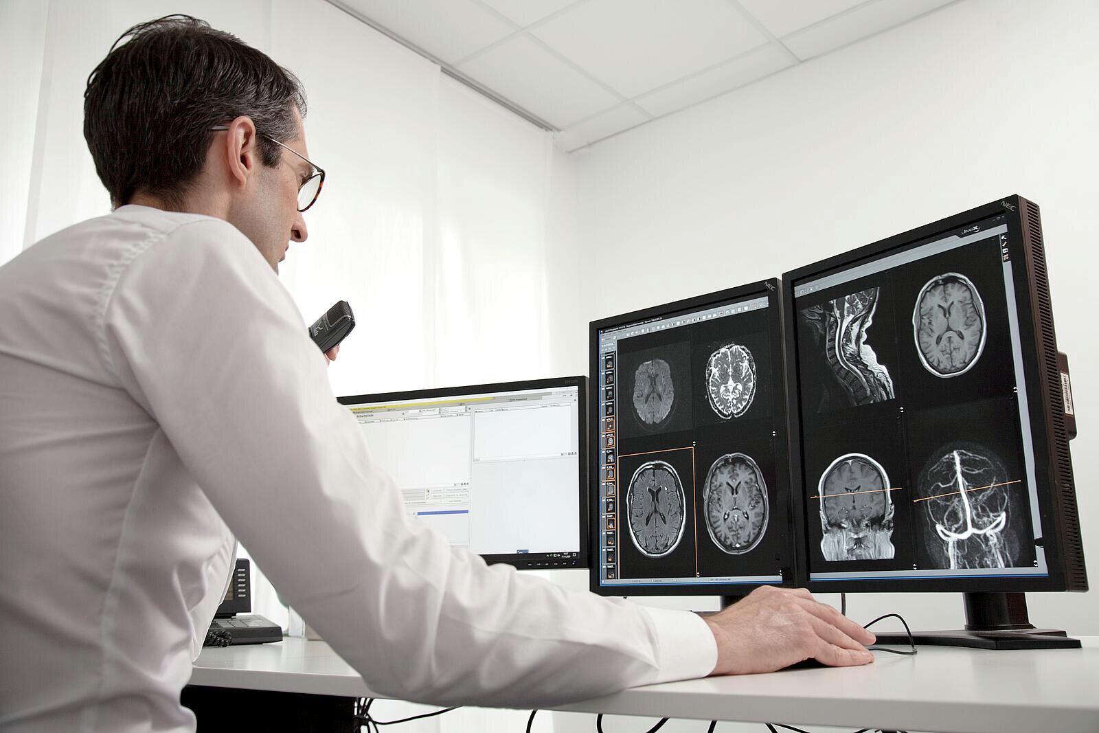Auswertrung von MRT Bildern in der radiologischen Praxis Dülmen | Coesfeld